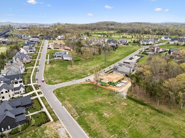 7124 Lanceleaf Dr, College Grove, TN 37046