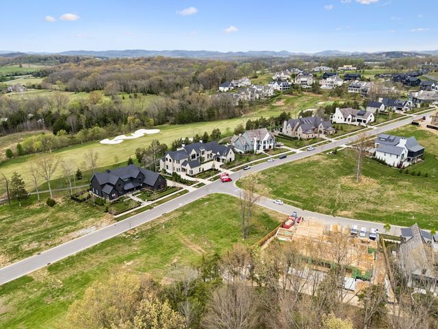 7124 Lanceleaf Dr, College Grove, TN 37046
