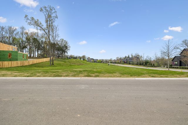 7124 Lanceleaf Dr, College Grove, TN 37046
