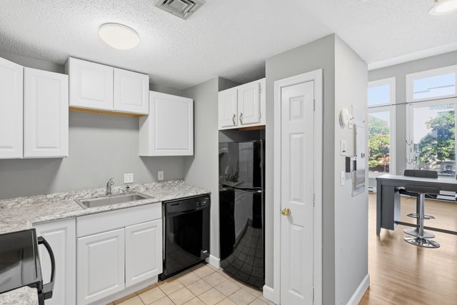 219 Central Street 2B, Lowell, MA 01852