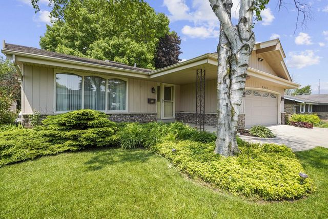 8074 48th AVENUE, Kenosha, WI 53142