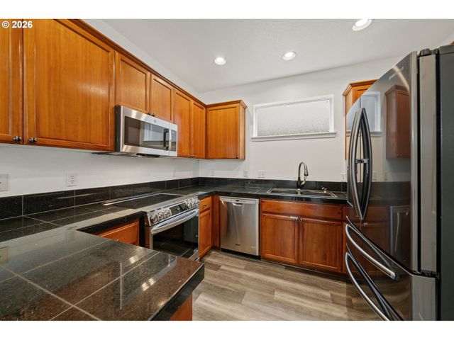 1147 Se LEANDER St, Hillsboro, OR 97123