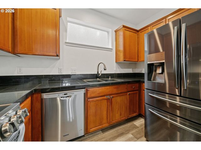 1147 Se LEANDER St, Hillsboro, OR 97123