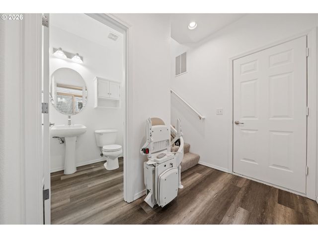 1147 Se LEANDER St, Hillsboro, OR 97123