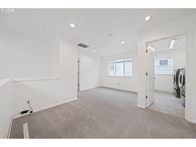 1147 Se LEANDER St, Hillsboro, OR 97123