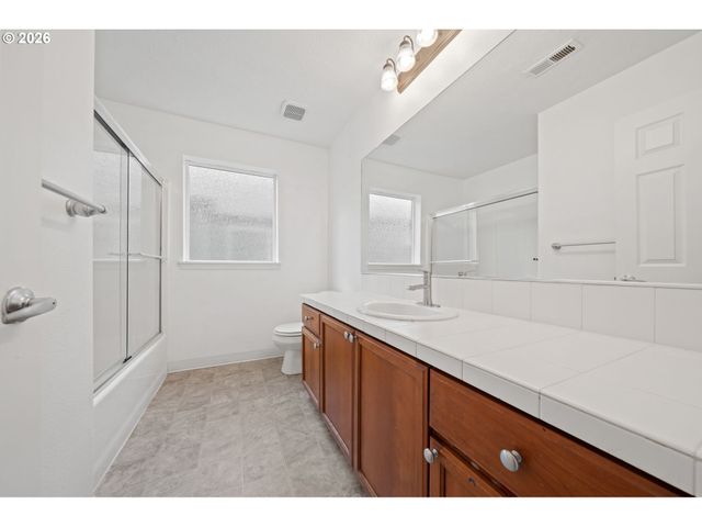 1147 Se LEANDER St, Hillsboro, OR 97123