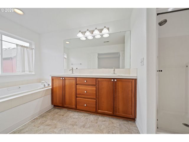 1147 Se LEANDER St, Hillsboro, OR 97123