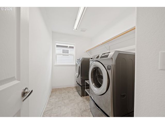 1147 Se LEANDER St, Hillsboro, OR 97123