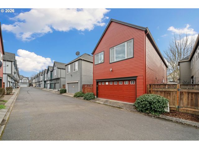 1147 Se LEANDER St, Hillsboro, OR 97123