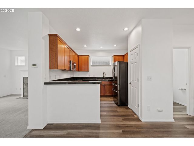 1147 Se LEANDER St, Hillsboro, OR 97123