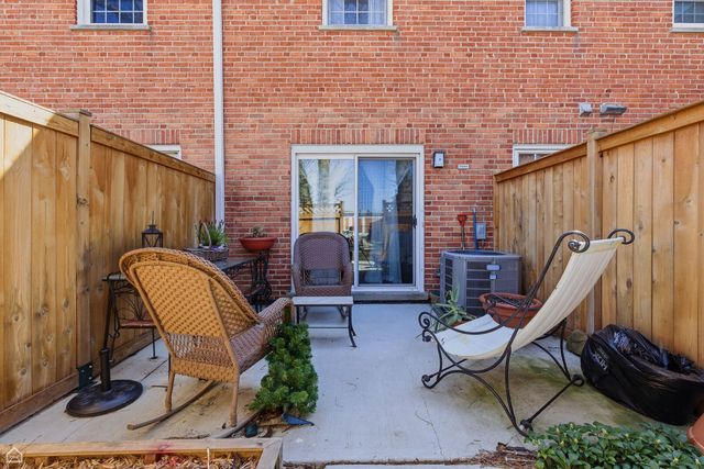 2154 Rugen Road A, Glenview, IL 60026
