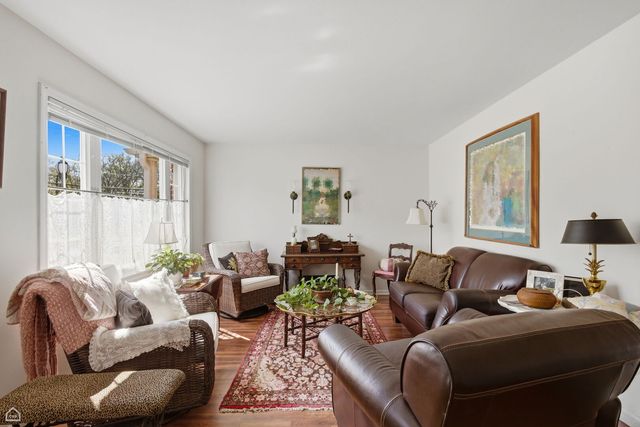 2154 Rugen Road A, Glenview, IL 60026