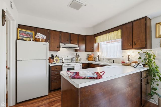 2154 Rugen Road A, Glenview, IL 60026