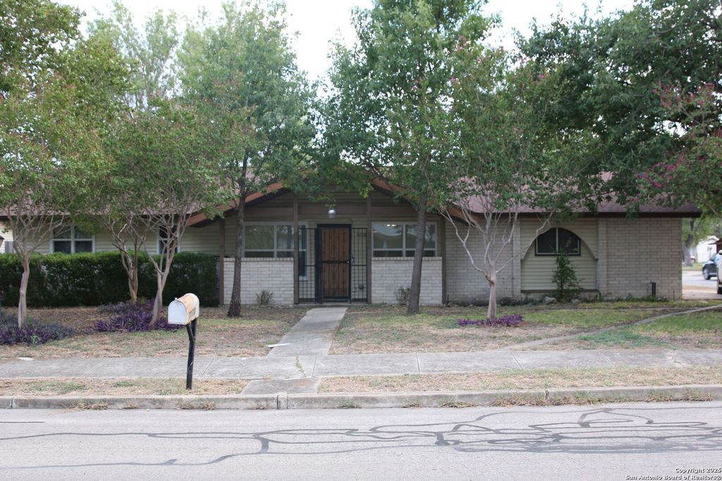 7170 Rolling Hills, San Antonio, TX 78227
