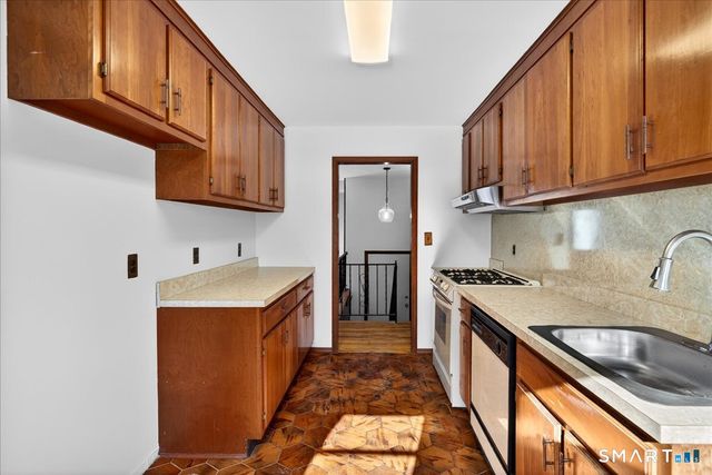 80 Flower Drive, Hamden, CT 06518