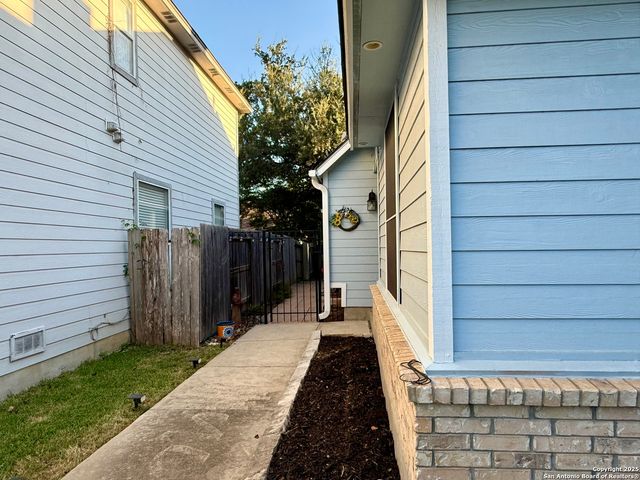 18 Brieley, San Antonio, TX 78250