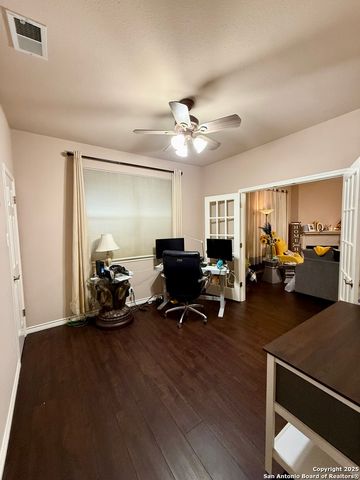 18 Brieley, San Antonio, TX 78250