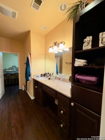 18 Brieley, San Antonio, TX 78250