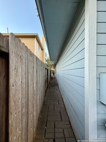 18 Brieley, San Antonio, TX 78250