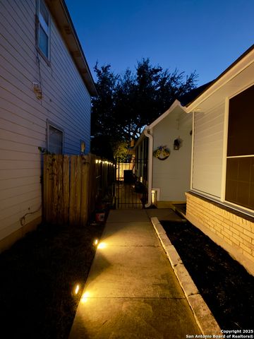 18 Brieley, San Antonio, TX 78250