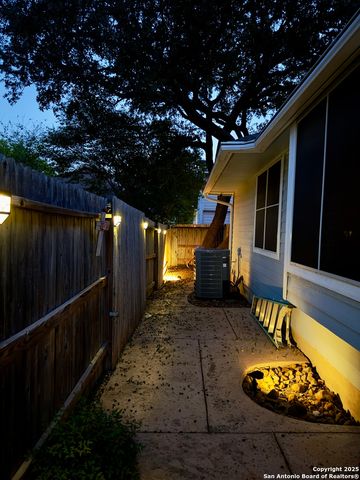 18 Brieley, San Antonio, TX 78250