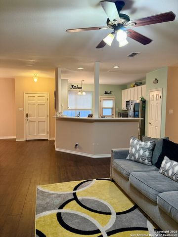 18 Brieley, San Antonio, TX 78250