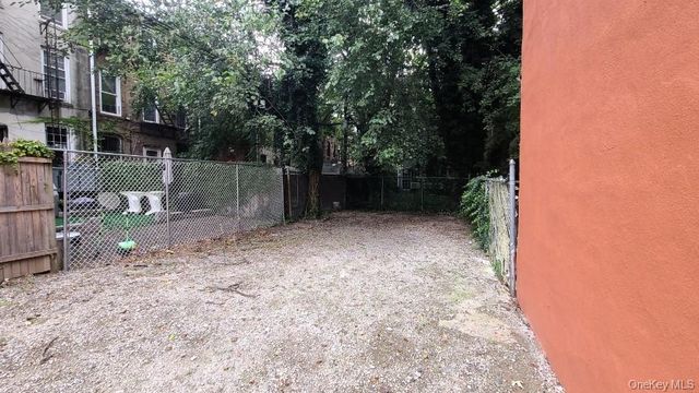 9 Marconi Place, Brooklyn, NY 11233