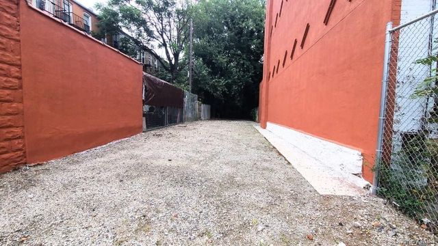 9 Marconi Place, Brooklyn, NY 11233