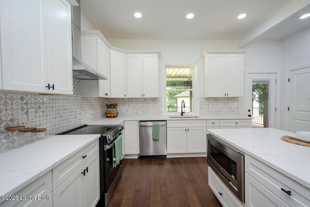 12901 Westport Rd, Louisville, KY 40245