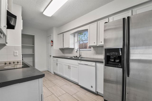 17058 Gleneagle Drive S, Conroe, TX 77385