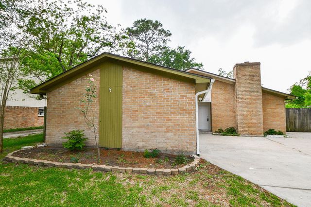 17058 Gleneagle Drive S, Conroe, TX 77385