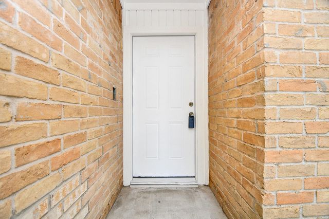 17058 Gleneagle Drive S, Conroe, TX 77385