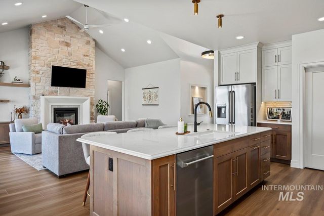 532 Half Moon Way, Twin Falls, ID 83301