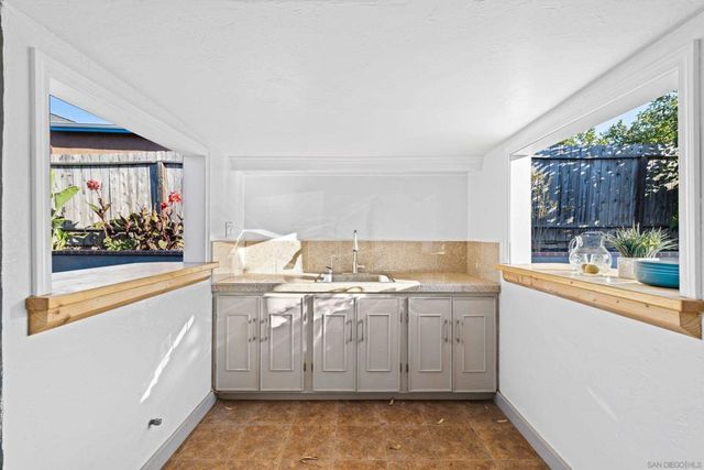 5965 Cervantes, San Diego, CA 92114