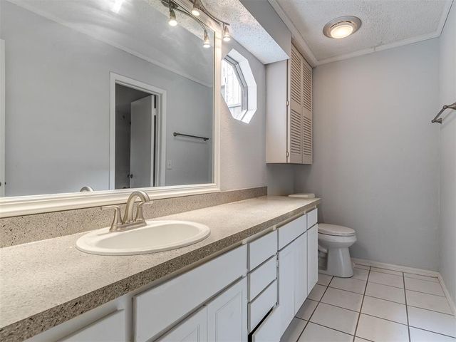 3719 River Oaks Drive, Norman, OK 73072