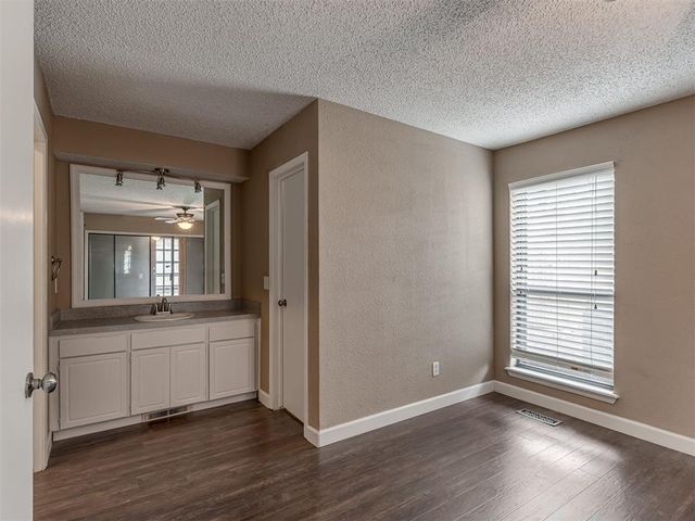 3719 River Oaks Drive, Norman, OK 73072