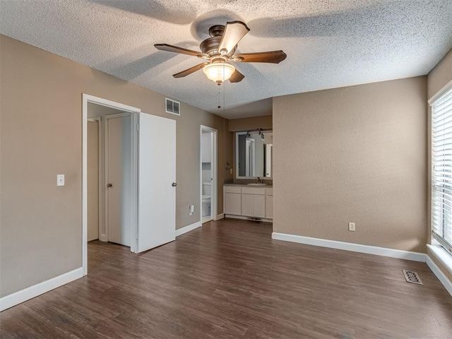 3719 River Oaks Drive, Norman, OK 73072