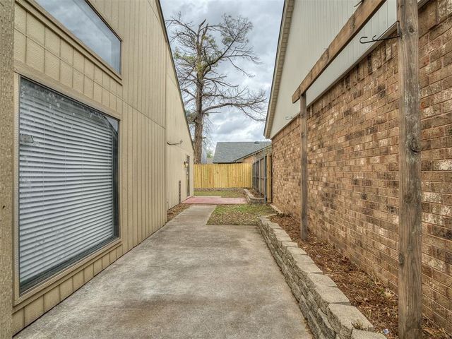 3719 River Oaks Drive, Norman, OK 73072