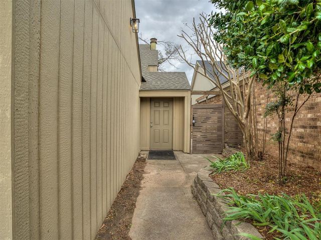 3719 River Oaks Drive, Norman, OK 73072