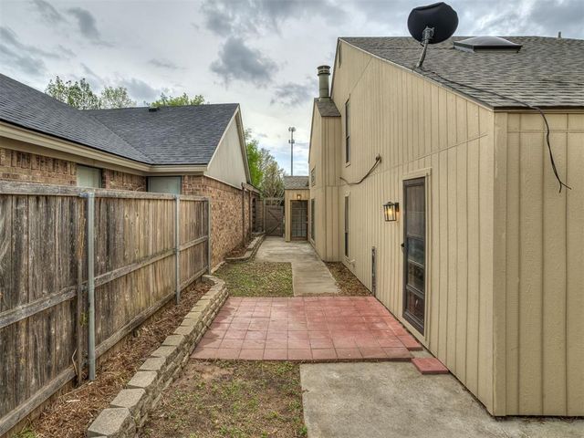 3719 River Oaks Drive, Norman, OK 73072