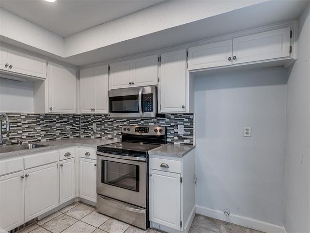 3719 River Oaks Drive, Norman, OK 73072