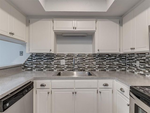 3719 River Oaks Drive, Norman, OK 73072