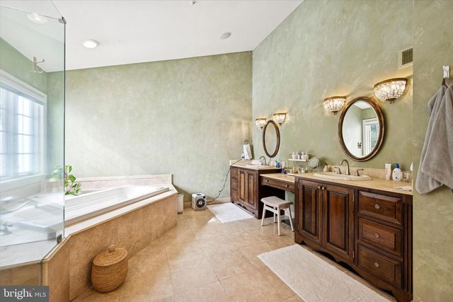 3408B GOSHEN RD, Newtown Square, PA 19073