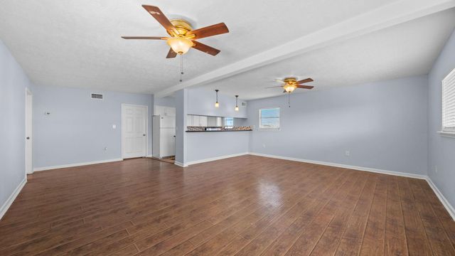 24 Kingfish Lane, Freeport, TX 77541