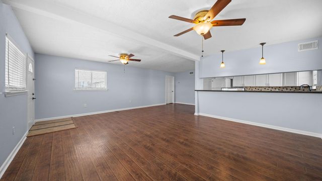 24 Kingfish Lane, Freeport, TX 77541