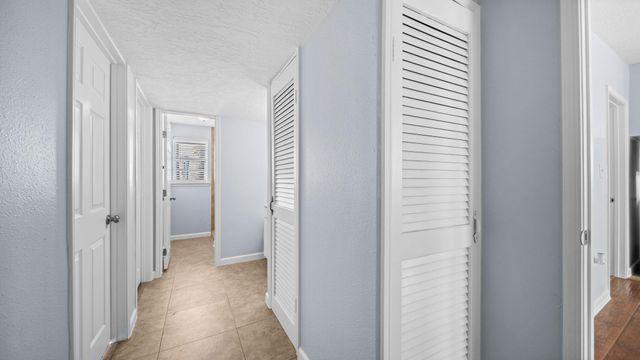 24 Kingfish Lane, Freeport, TX 77541