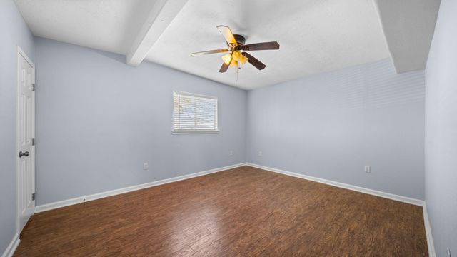 24 Kingfish Lane, Freeport, TX 77541