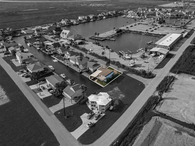 24 Kingfish Lane, Freeport, TX 77541