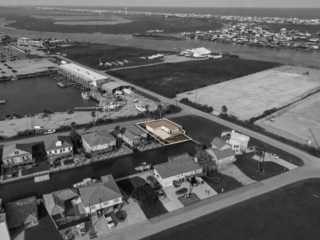 24 Kingfish Lane, Freeport, TX 77541