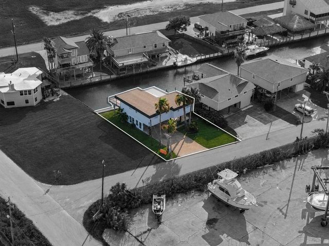 24 Kingfish Lane, Freeport, TX 77541